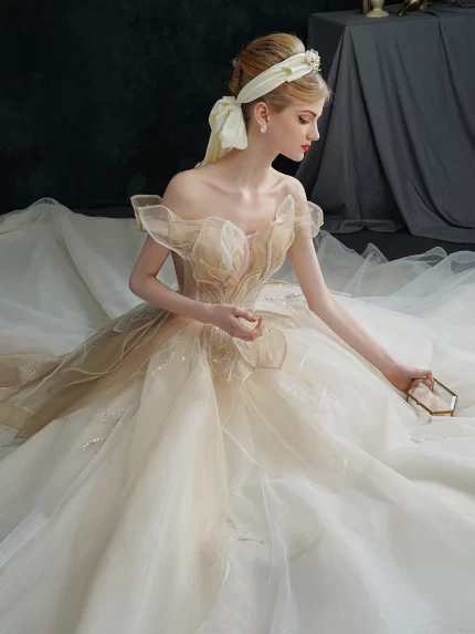 Elegant Forest Style Off-the-Shoulder French Wedding Dress with Train