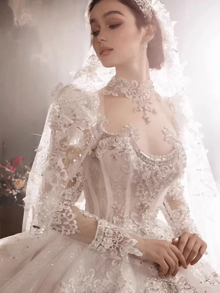 Luxurious European Style Princess Wedding Dress with Intricate Embroidery